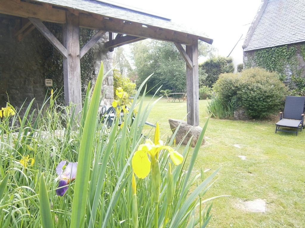 Ploemel Les Chaumieres De Kerimel Bed & Breakfast エクステリア 写真