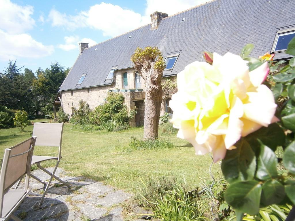 Ploemel Les Chaumieres De Kerimel Bed & Breakfast エクステリア 写真